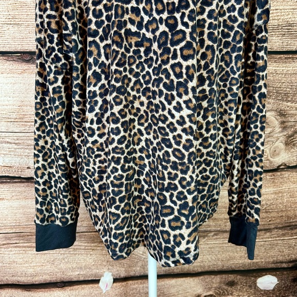 SOLD 🛍️ Secret Treasures Women's Brown Leopard Animal Printed Long Sweater XL - Picture 6 of 8